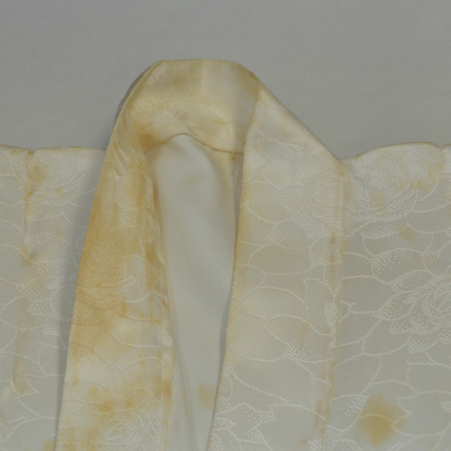 黄ばんだ長襦袢